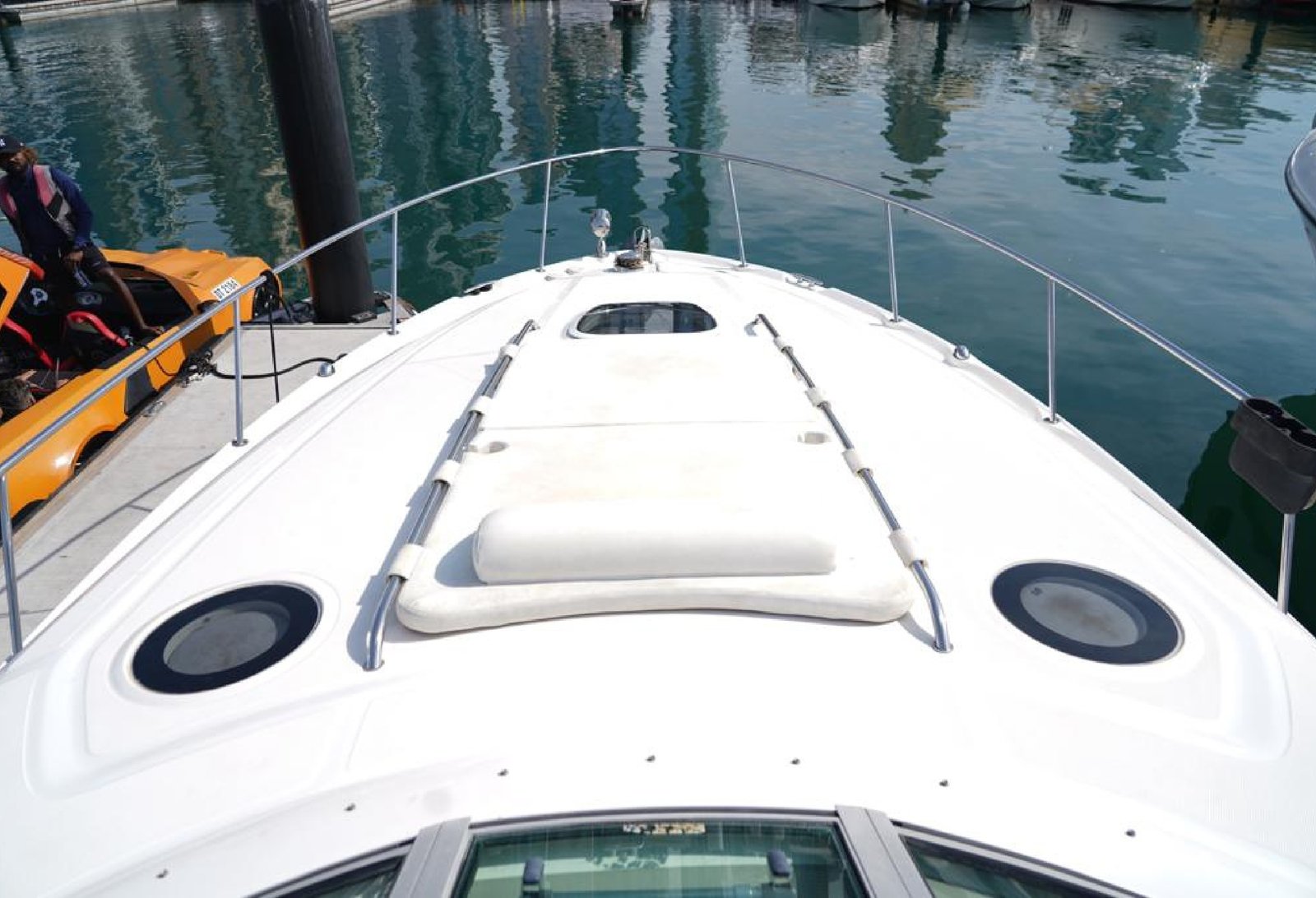 Dubai-40 feet cruiser-Amanos-yachts