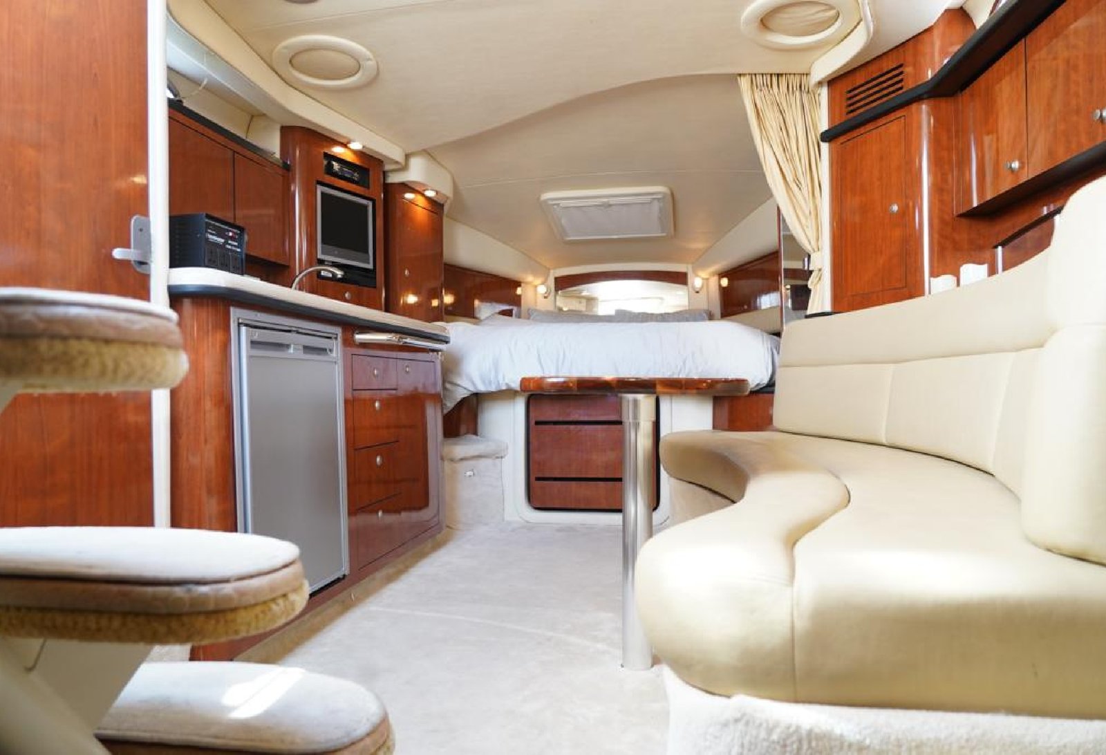 Dubai 40 feet cruiser-Amanos-luxury