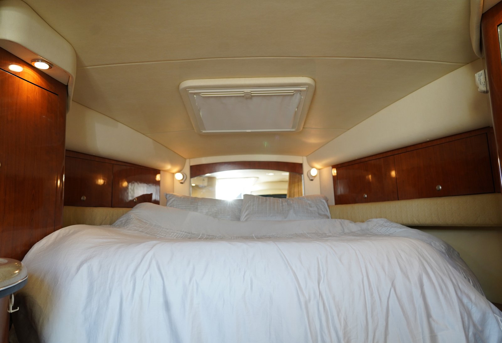 Dubai-40 feet cruiser-Amanos-yachts