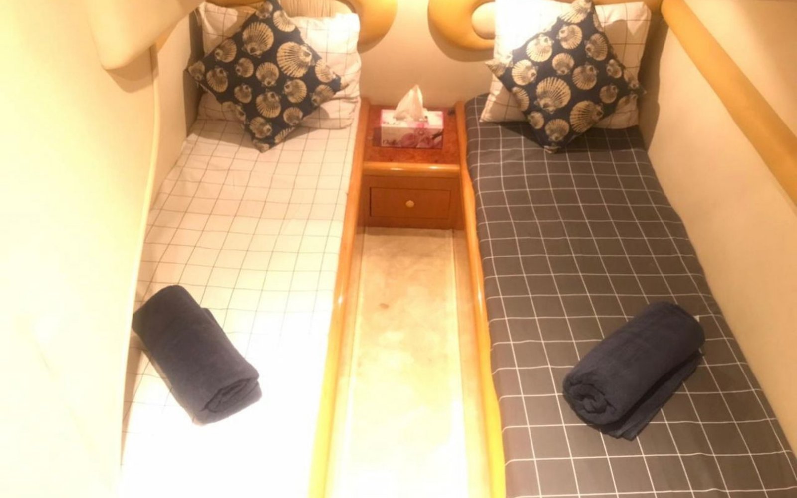 Dubai-52 feet cruiser-Amanos-yachts-tour