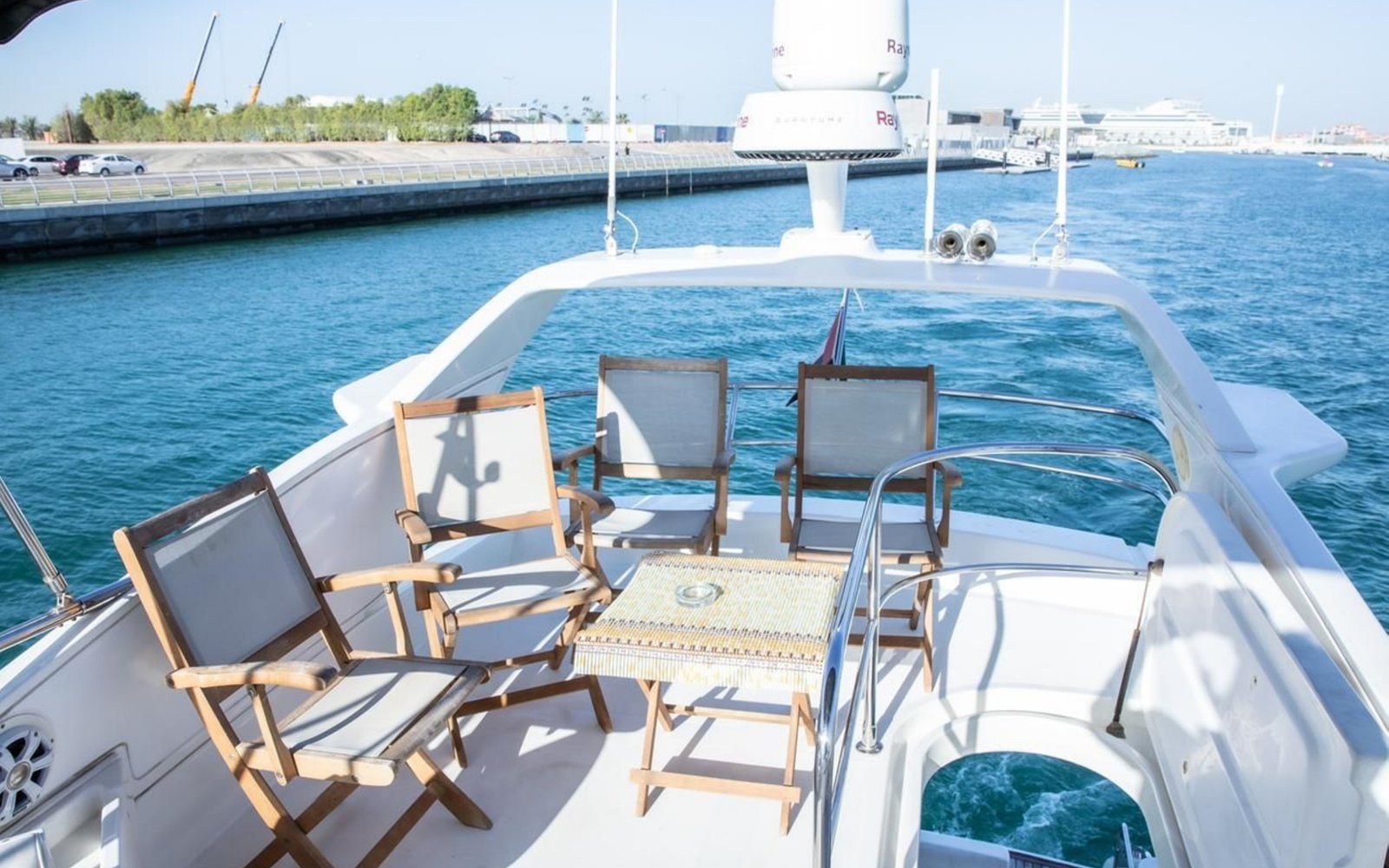 Dubai-52 feet cruiser-Amanos-yachts-tour