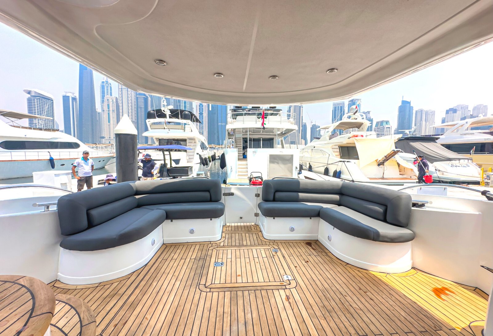 Dubai-56 feet cruiser-Amanos-yachts-tour