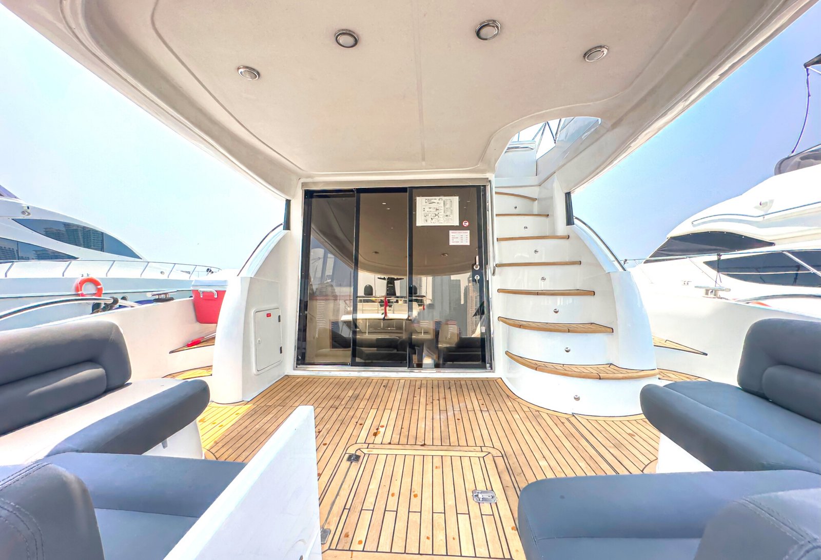Dubai-56 feet cruiser-Amanos-yachts-tour