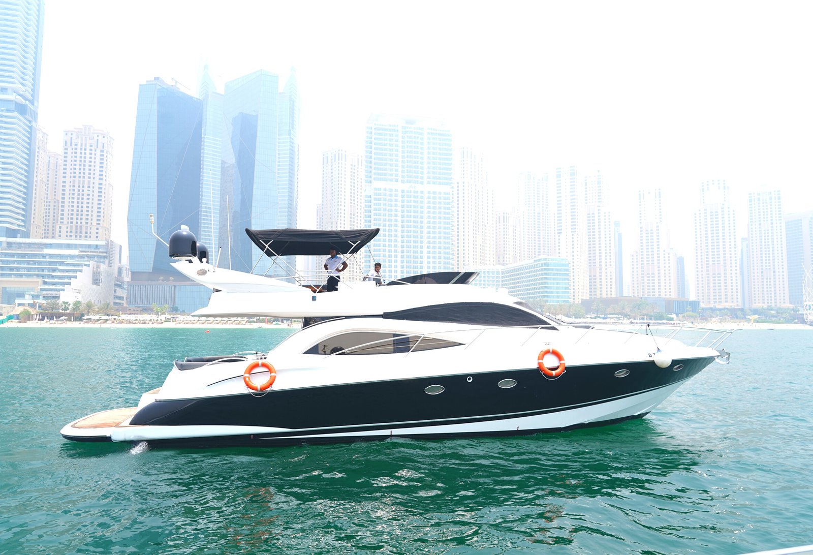Dubai-56 feet cruiser-Amanos-yachts-tour