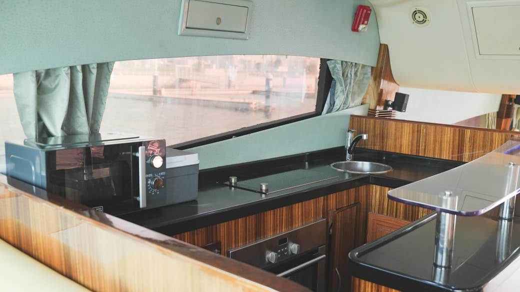 Dubai-premium-boat-yacht-at-the-best-rates