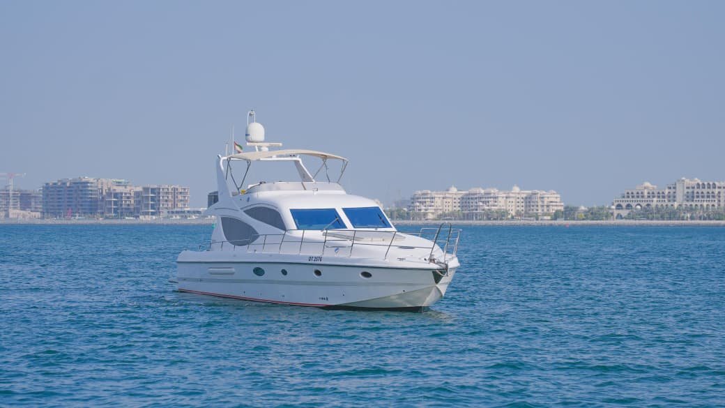 Dubai-premium-boat-yacht-at-the-best-tour